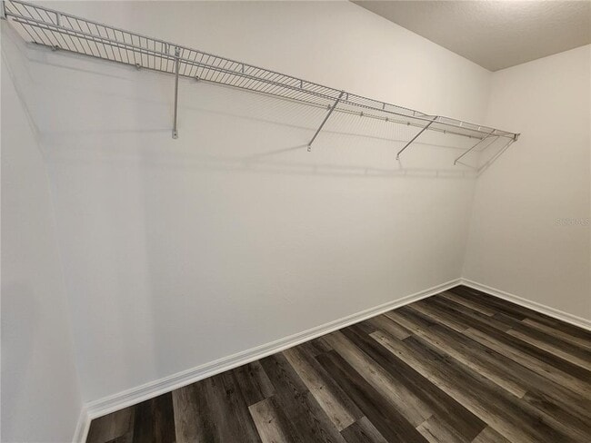 Building Photo - 701 Cresting Oak Cir