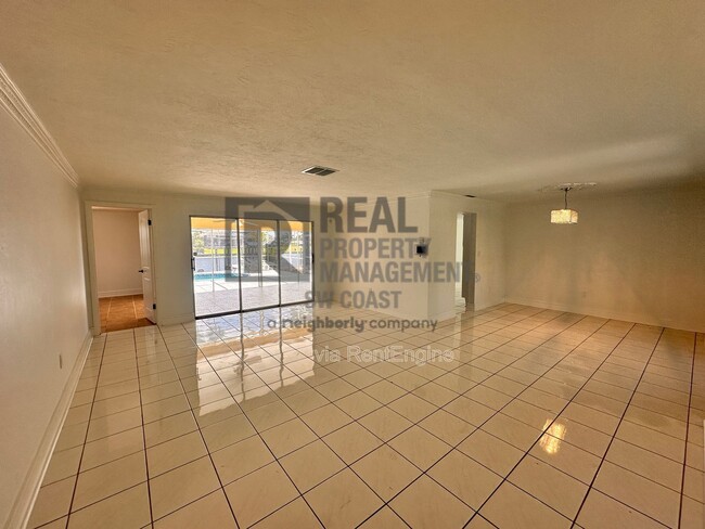 Building Photo - 4403 SE 19th Pl