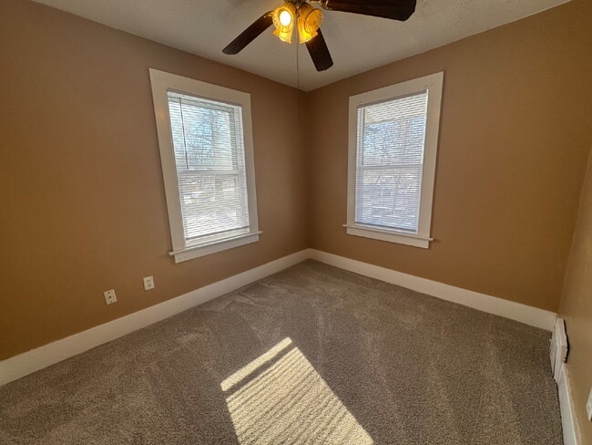 Building Photo - Room to Breathe! 4-Bedroom Springfield Home Ready Now!