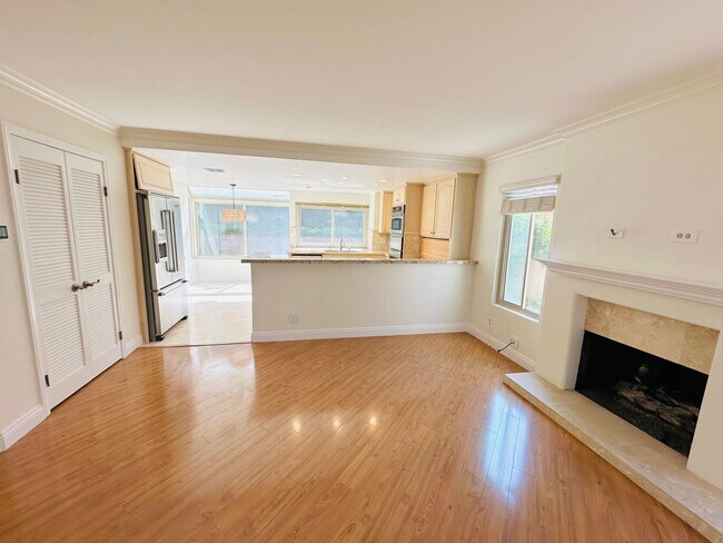 Building Photo - 6635 Soaring Dr