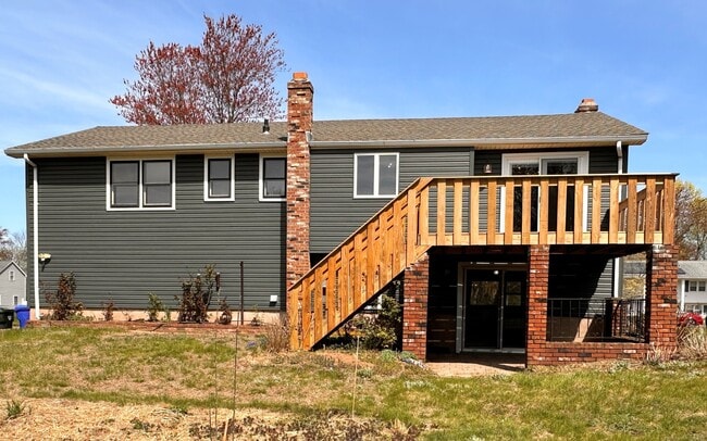 Building Photo - 37 Woodmont Dr