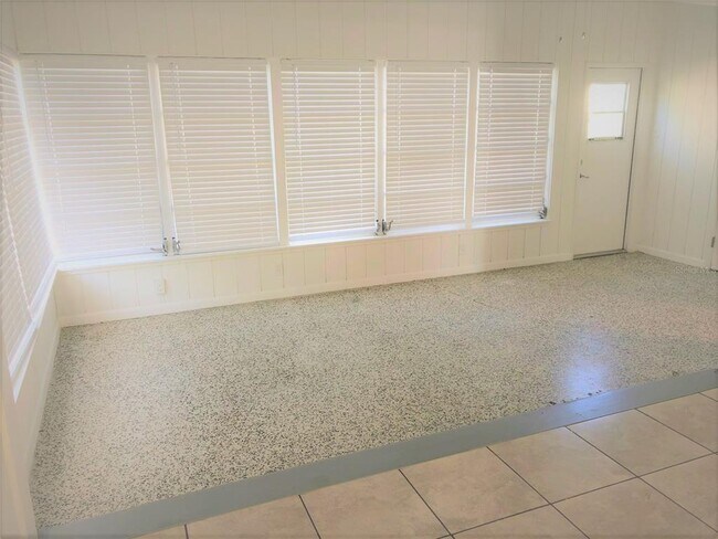 Building Photo - 2921 Greenbriar St