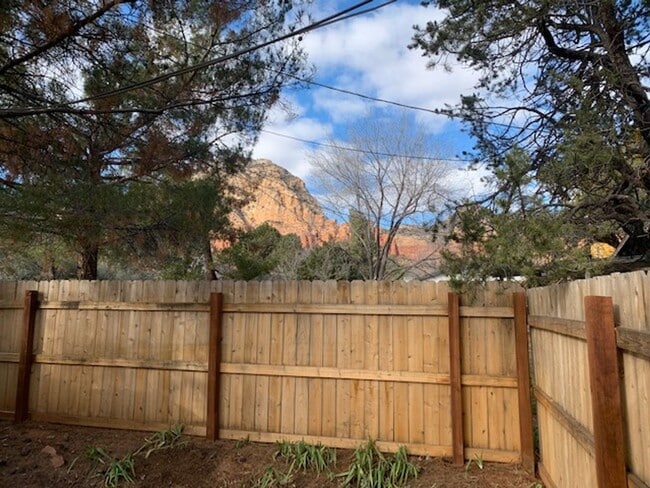 Building Photo - West Sedona