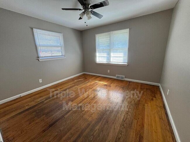 Building Photo - 8629 Elwyn Dr
