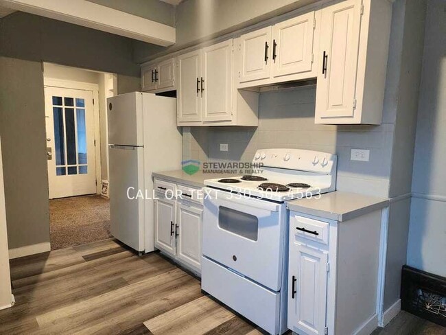 Building Photo - 1603 Hampton Rd