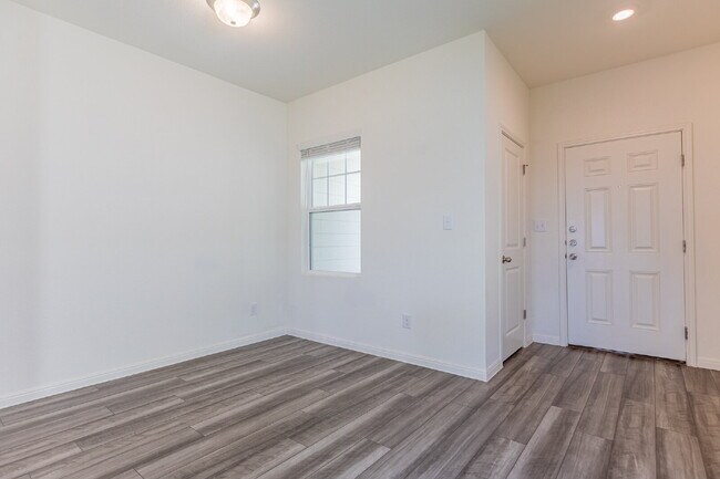 Building Photo - 141 Rubrum Rd