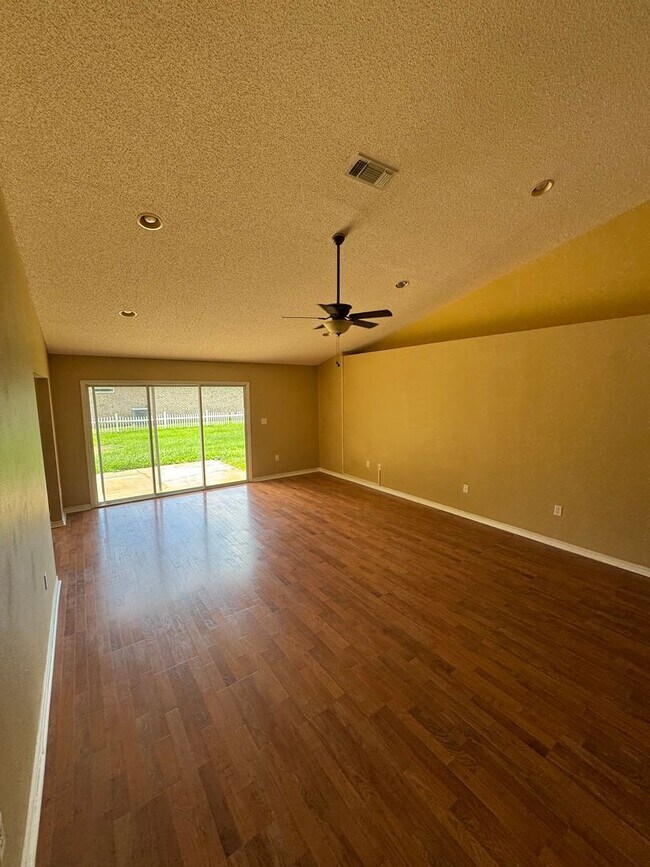 Building Photo - 3129 Border Creek Dr