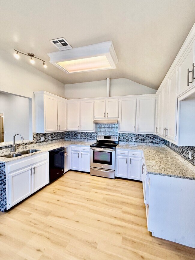 Building Photo - 6003 Fox Run Way