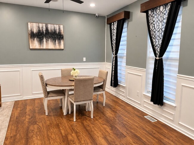Building Photo - 6 Gallant Fox Lane