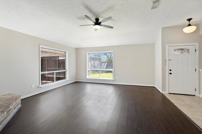 Building Photo - 16106 New Field Dr