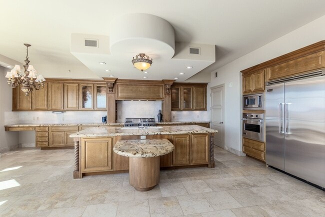 Building Photo - 9103 Alta Dr