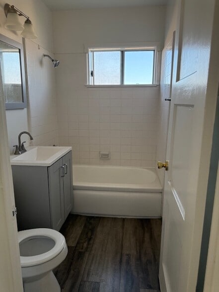 Bathroom - 893 W 23rd St