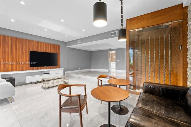 Building Photo - 3602 Yacht Club Dr