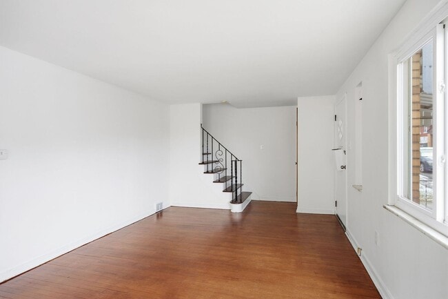 Building Photo - Newly renovated 3 bedroom all brick home in North Braddock!