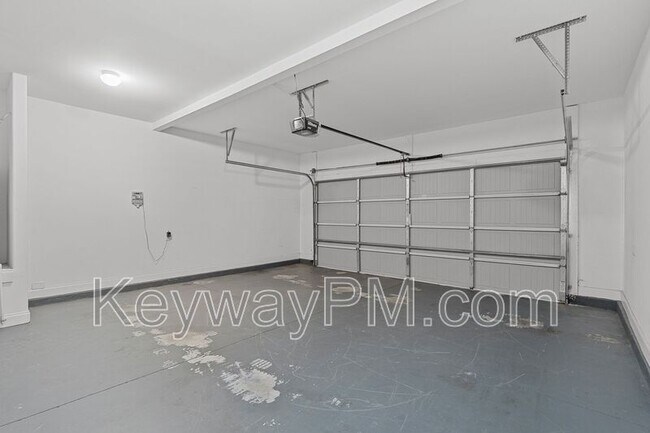 Building Photo - 716 Herrington Dr