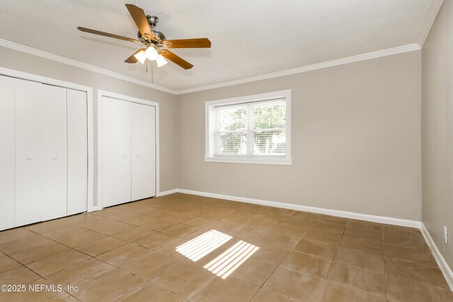 Building Photo - 10258 Lake Pines Rd