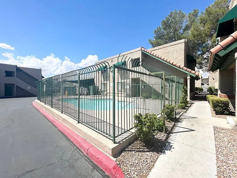 Building Photo - 6750 Del Rey Ave