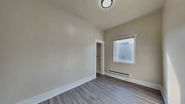 Building Photo - 718 S Yakima Ave