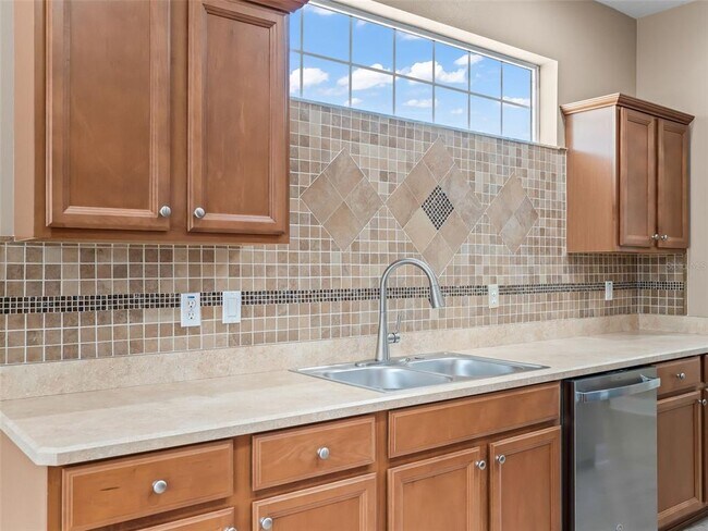 Building Photo - 3836 SW 33rd Terrace