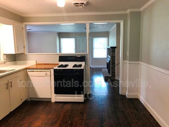 Building Photo - 148 Briarwood Ln