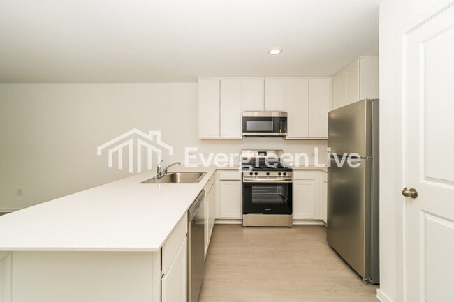 Building Photo - 12051 Noble Wood Village Dr