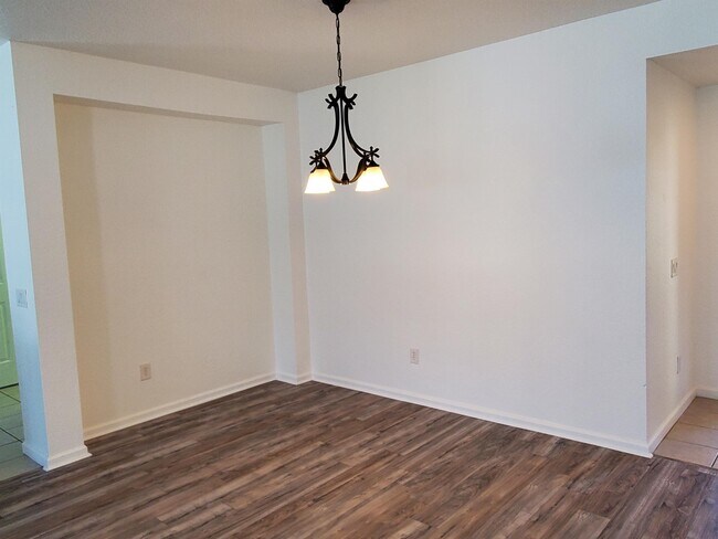 Building Photo - 5521 SW 43rd St