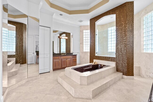 Building Photo - 3250 Palm Beach Point Blvd