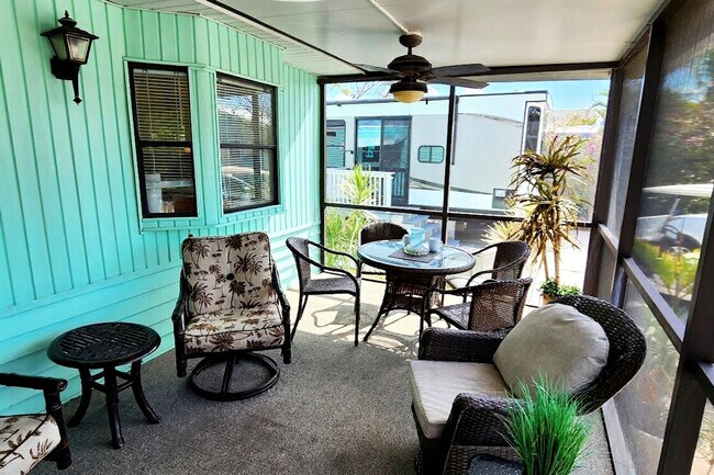 Building Photo - 10851 S Ocean Dr