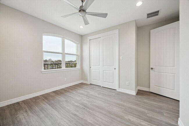 Building Photo - 602 Appia Dr