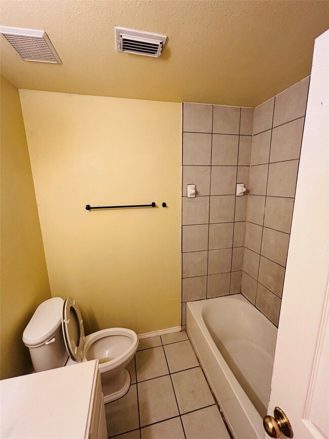 Building Photo - 6402 Hayman Dr