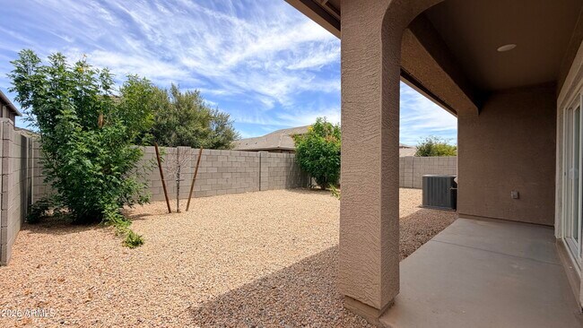 Building Photo - 35420 W San Alvarez Ave