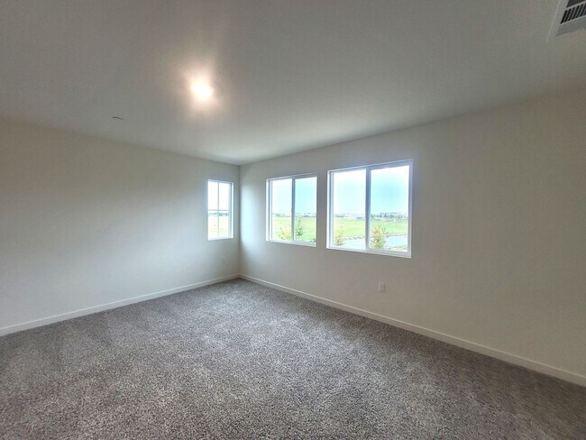 Building Photo - Brand new home in Roseville