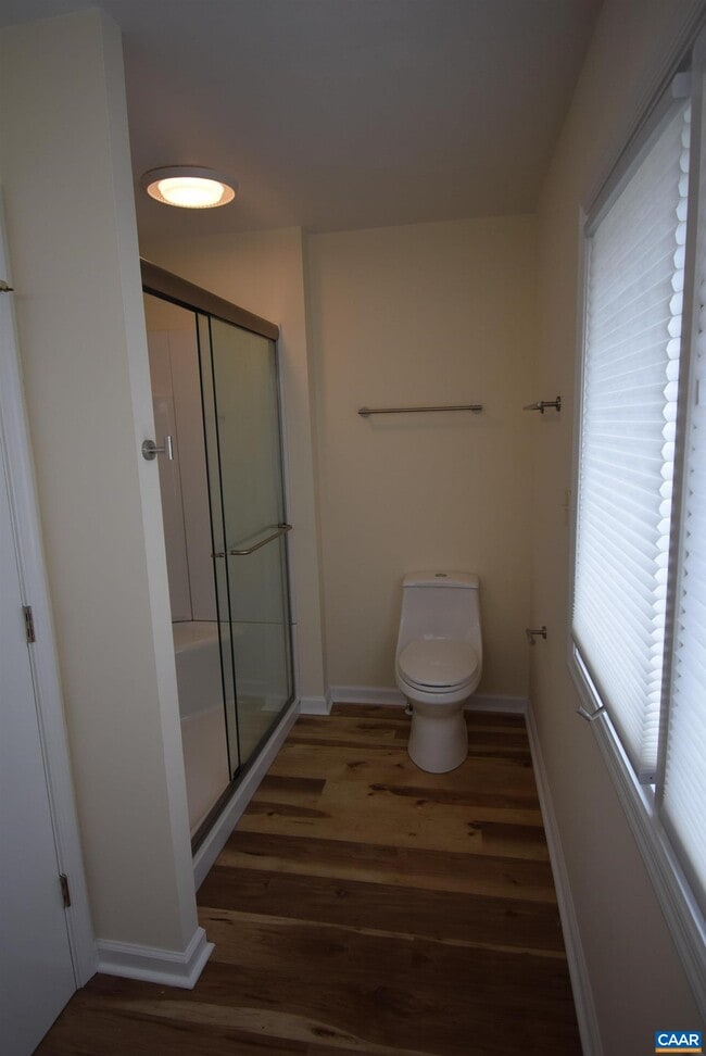 Building Photo - B3 Marina Point