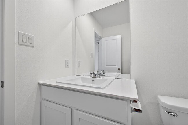 Building Photo - 102 Cedar Elm Ct