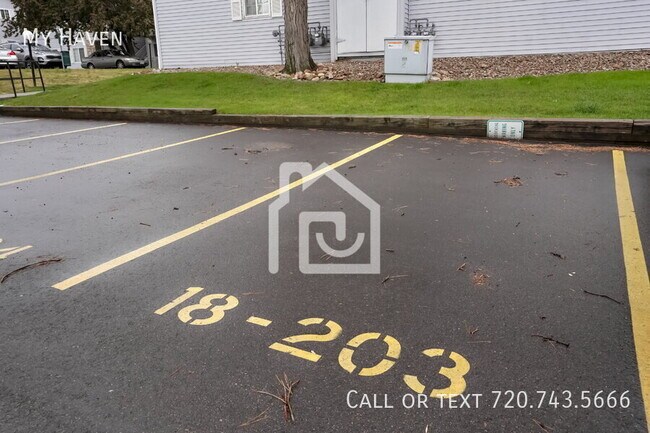 Building Photo - 13454 E Jewell Ave