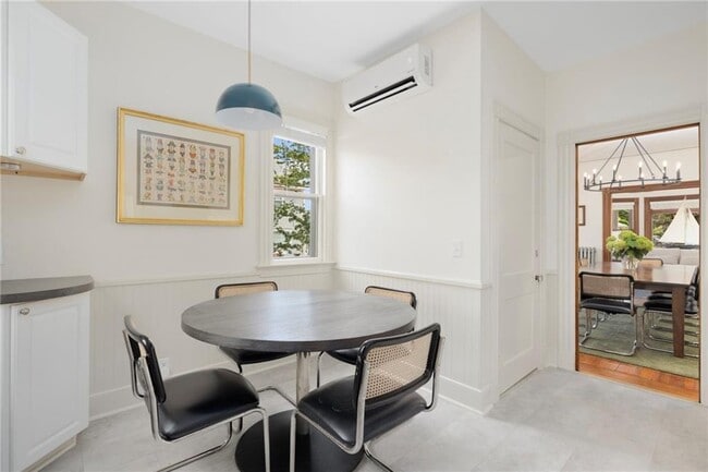 Building Photo - 14 Greenough Pl