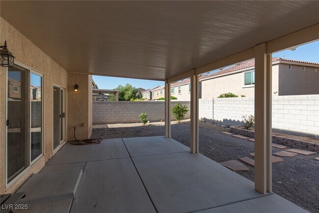 Building Photo - 10651 Medicine Bow St