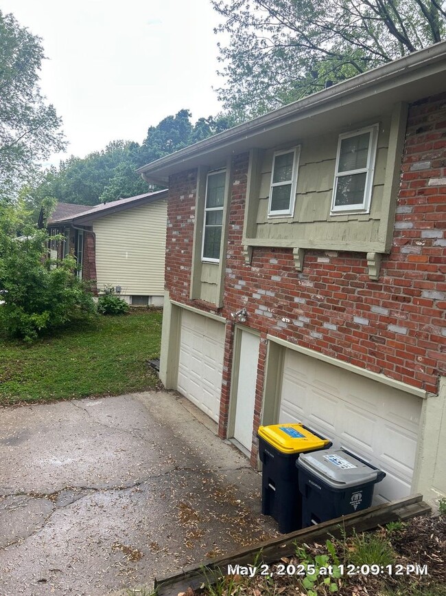 Building Photo - AVAILABLE! Beautiful 3 Bedroom Home in Nor...