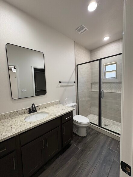 Building Photo - 14735 Pebble Hills Blvd