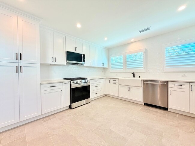 Building Photo - Verdura Street