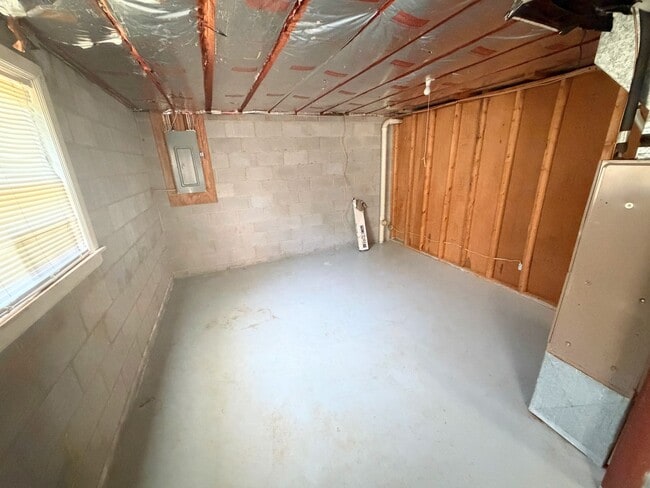 Building Photo - 919 Sandusky Dr