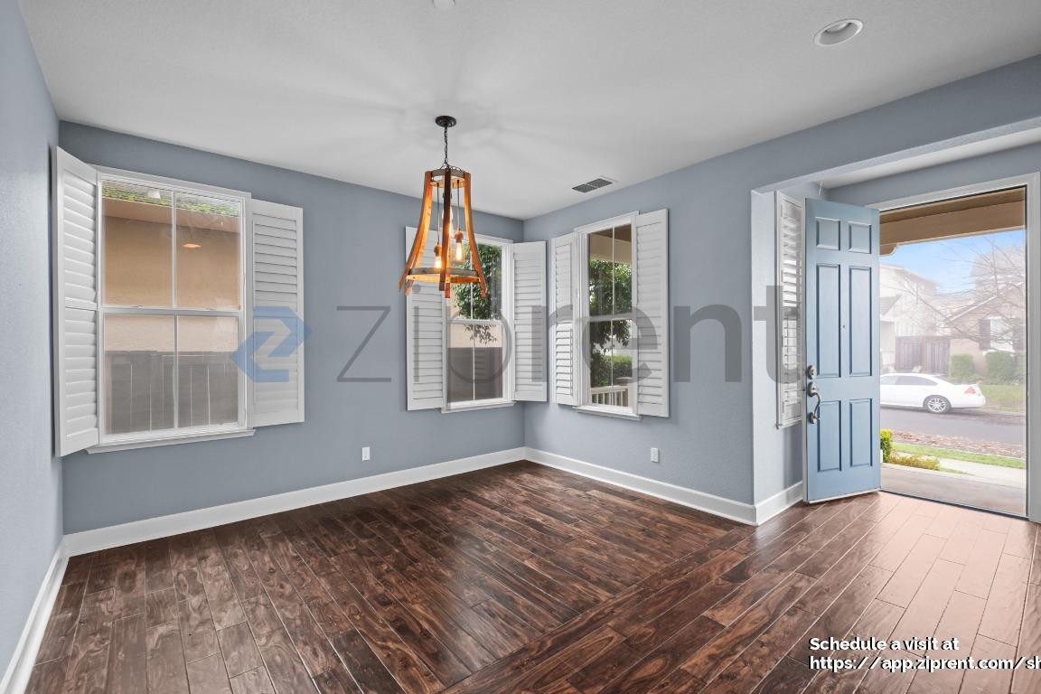 Building Photo - 630 Chardonnay Pl