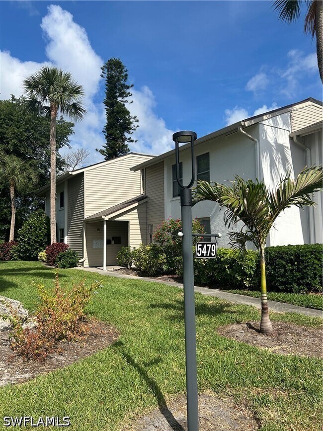Building Photo - 5479 Peppertree Dr