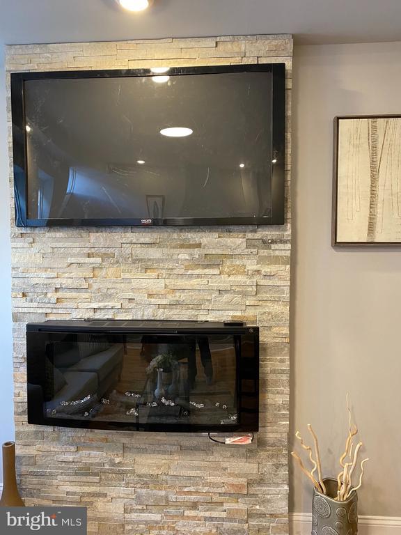 Building Photo - 1432 Cambridge St