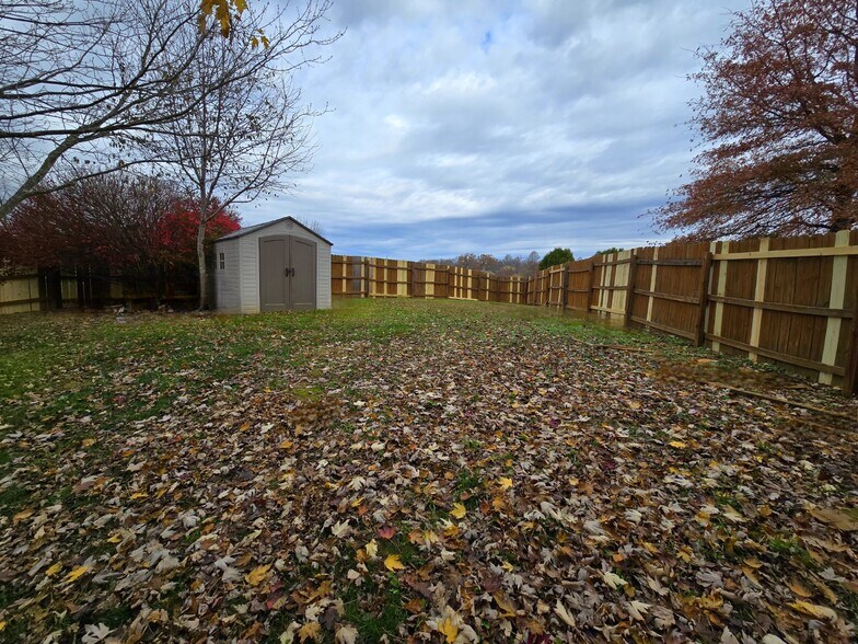 Building Photo - 594 Mountain View Dr