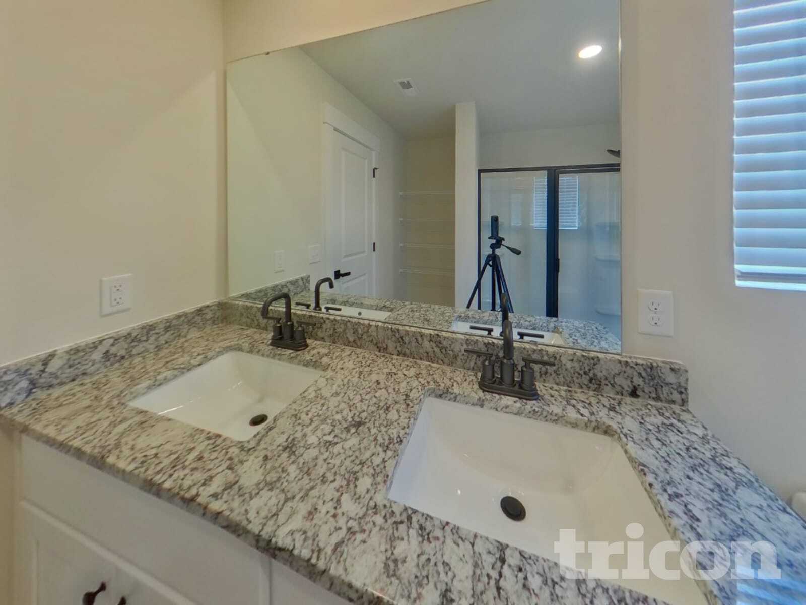 Building Photo - 1209 Crested Iris St