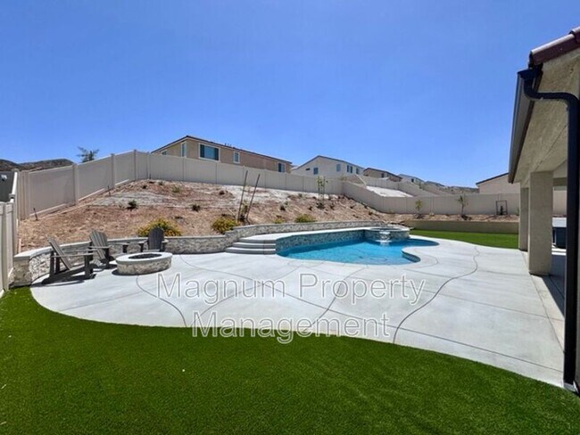 Building Photo - 25181 Desert Sage Dr