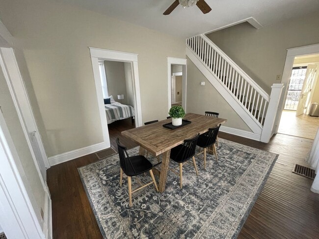 Building Photo - Downtown Crawfordsville Home