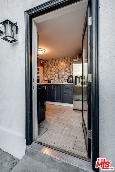 Building Photo - 3323 N Knoll Dr