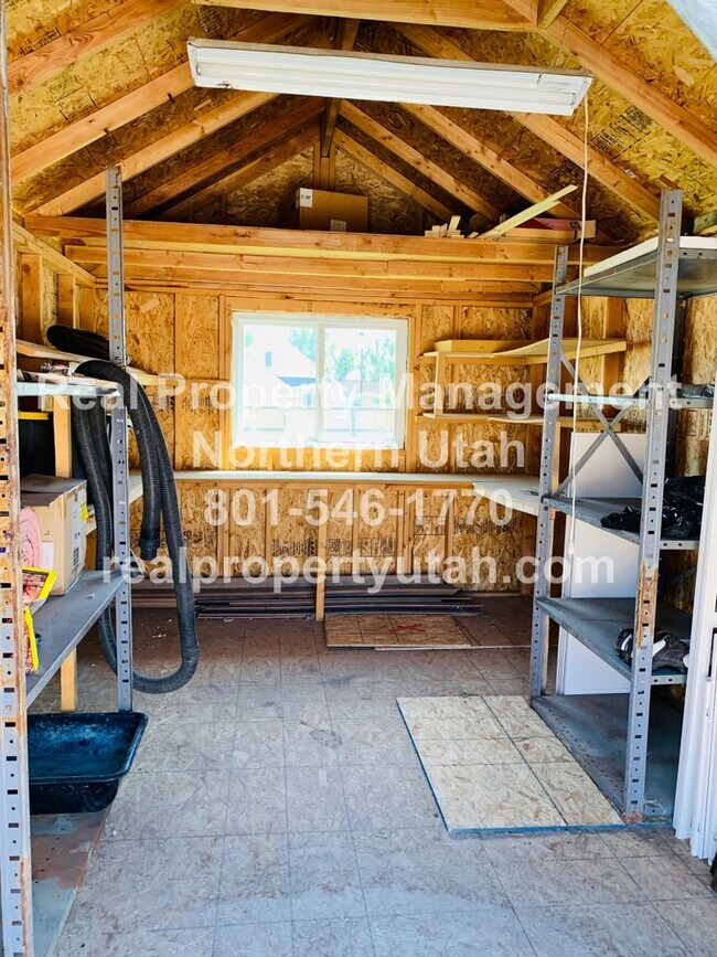 Building Photo - 3 Bedroom 2 Bath Home Now Available!